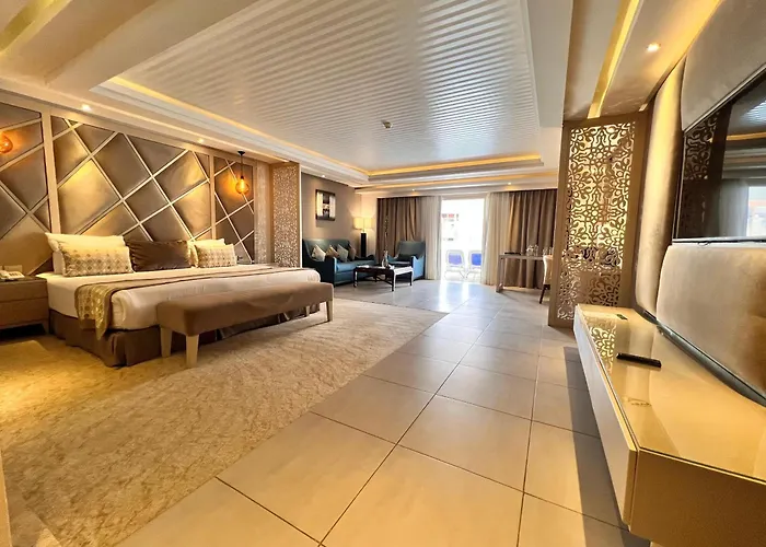 Pool Side King Suite