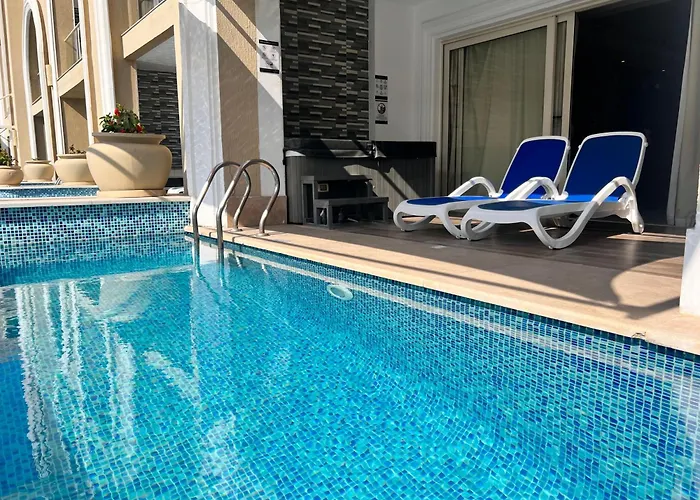 Pool Side King Suite