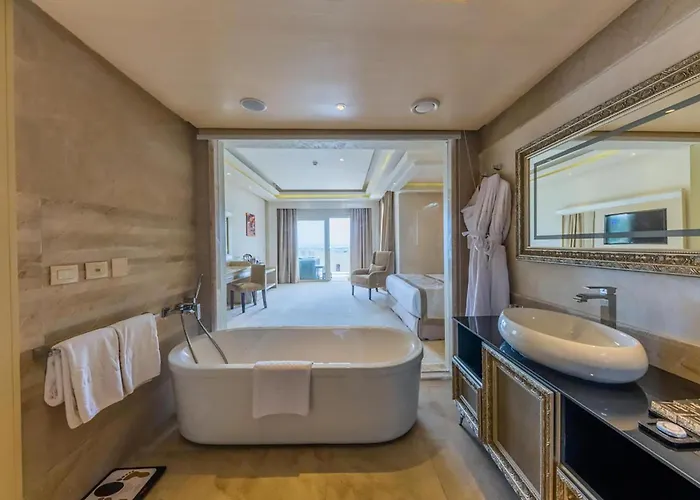 Deluxe King Room