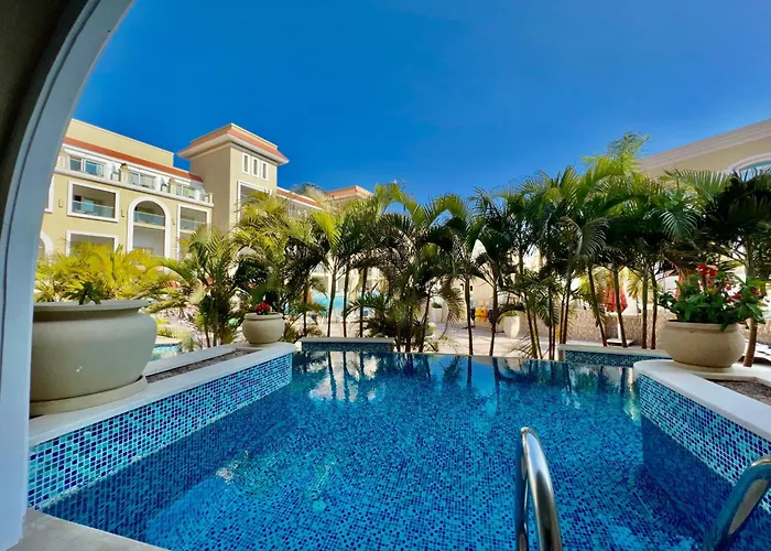 Deluxe Pool Side King Room